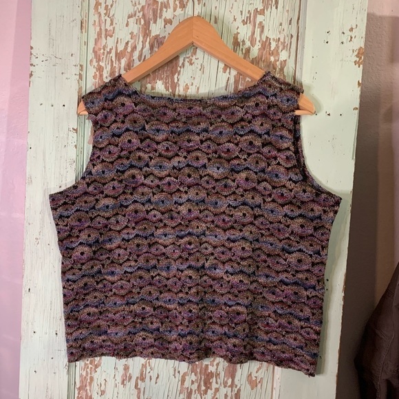 Women’s Chico’s Design multi colored cropped tank top with unique design - Picture 2 of 5